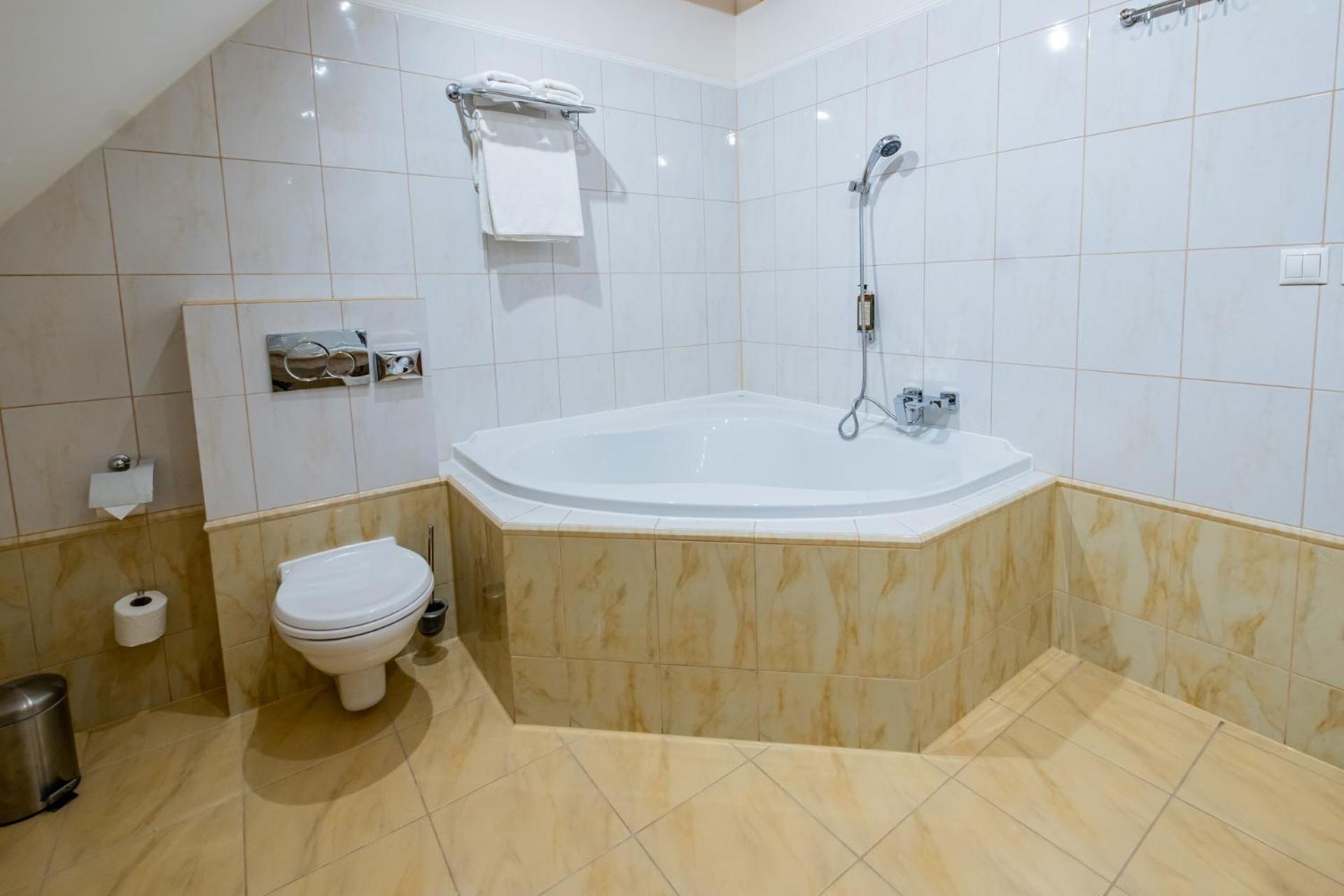 Hotel Golden Eagle Levice Εξωτερικό φωτογραφία