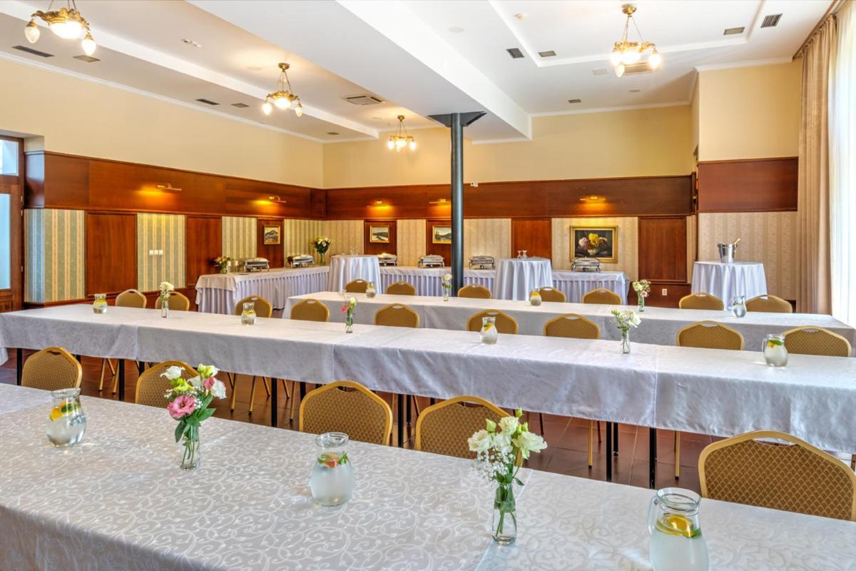 Hotel Golden Eagle Levice Εξωτερικό φωτογραφία