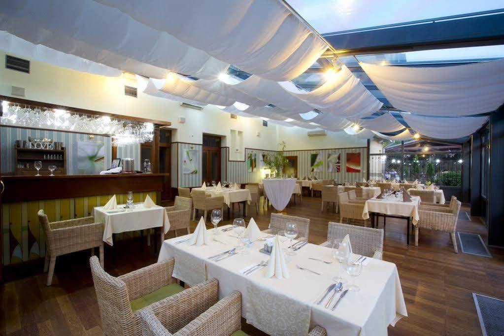 Hotel Golden Eagle Levice Εξωτερικό φωτογραφία